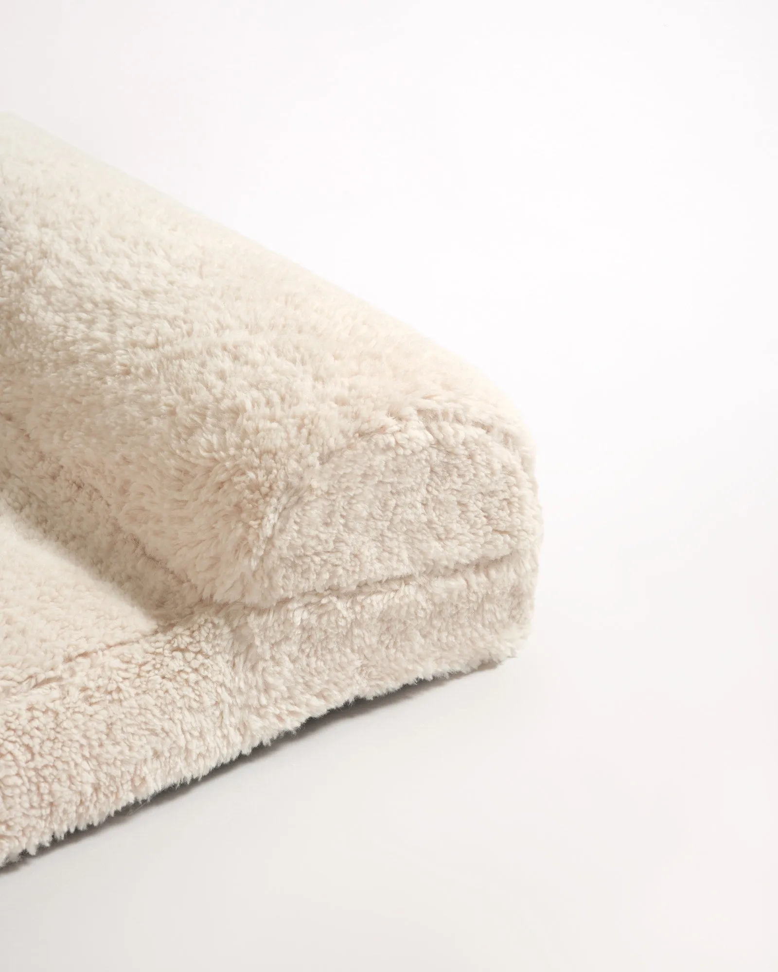 Faux Fur Pet Bed - Marshmallow