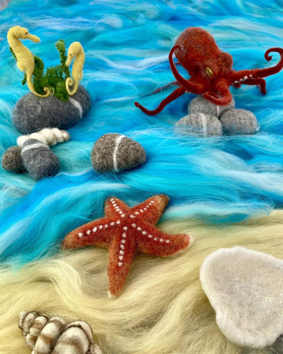 The Makerss - Small Starfish Needle Felt Kit